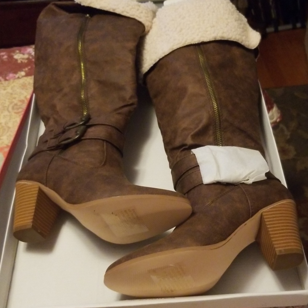 🔥NWT Brown boots 👢